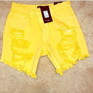 💛💛 Fashion Nova yellow shorts 🐥